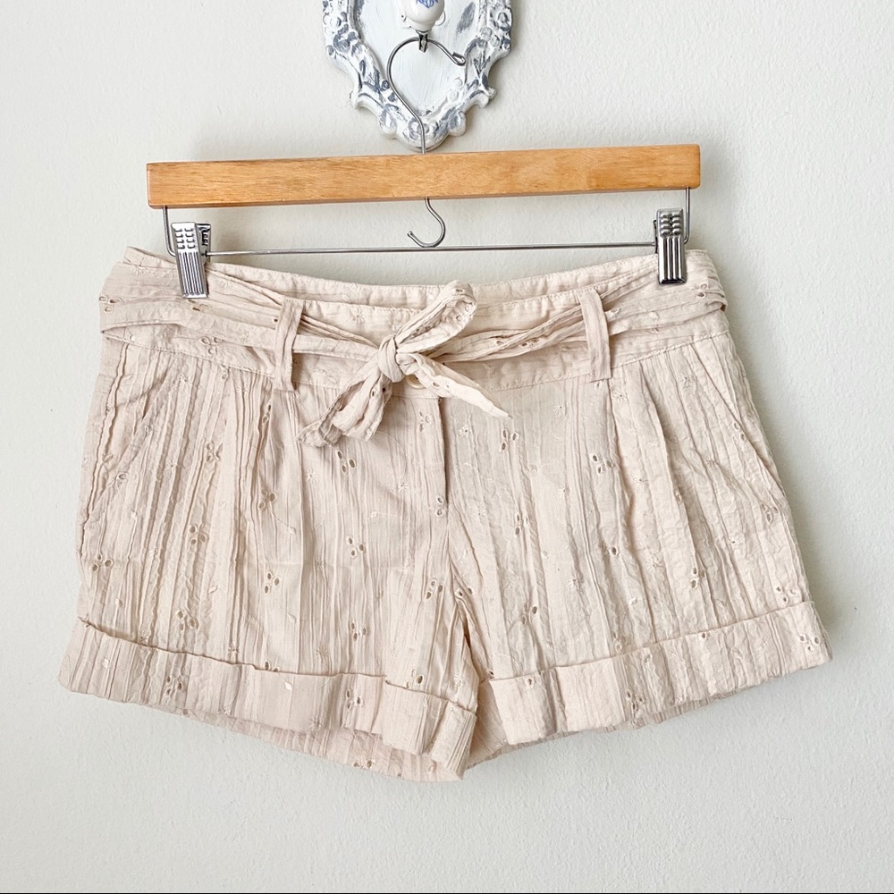 🍏 BFF off white / cream tie waist shorts